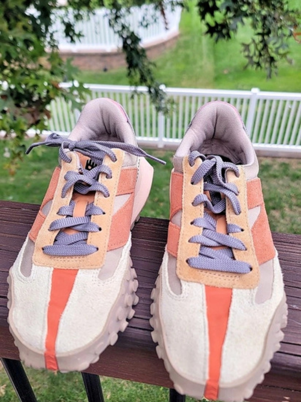 New Balance 327 Women's Sneakers Orange White Unisex Size 6 (Women's 7.5)